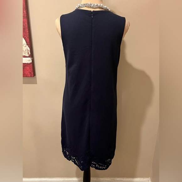 Ann Taylor Navy Laser Cut Scalloped Hem Shift Dress, size 2 - Picture 4 of 8